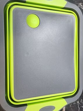 Source Unknown Gray and Lime Green Collapsible Cutting Board Set